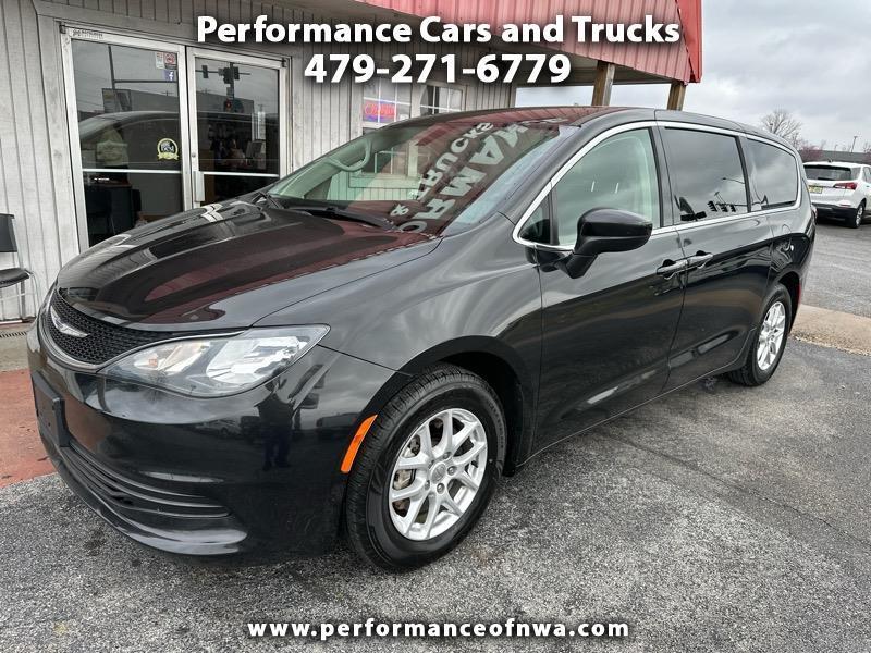 2020 Chrysler Voyager LX