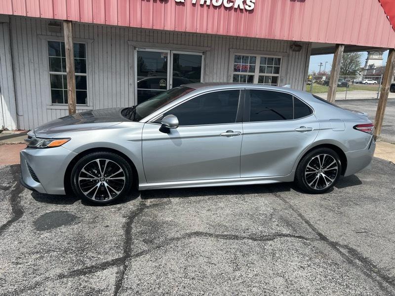 Toyota Camry SE 2019
