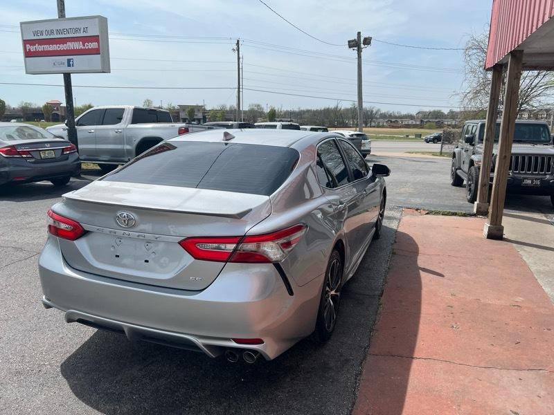 Toyota Camry SE 2019