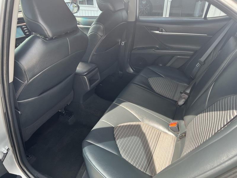 Toyota Camry SE 2019