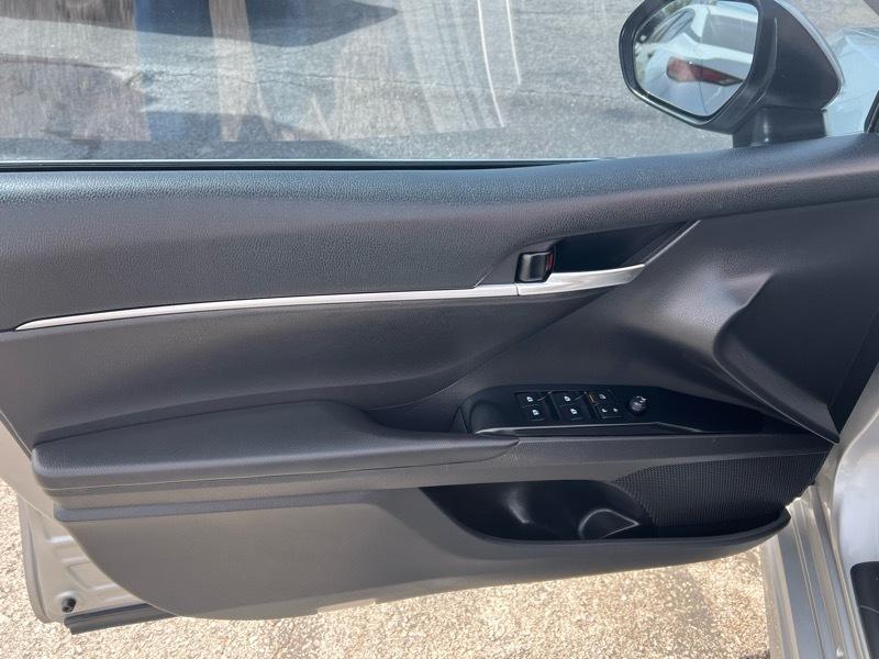 Toyota Camry SE 2019