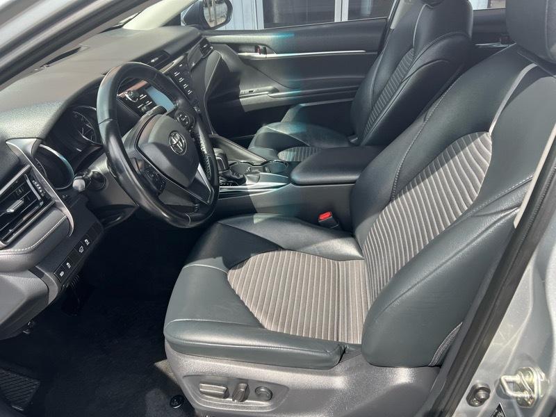 Toyota Camry SE 2019