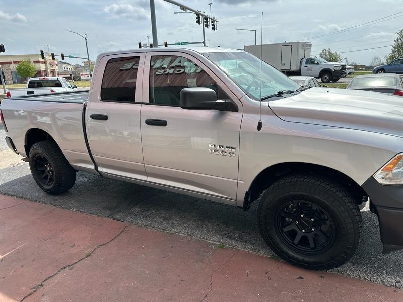 RAM 1500 Tradesman Quad Cab 4WD 2017