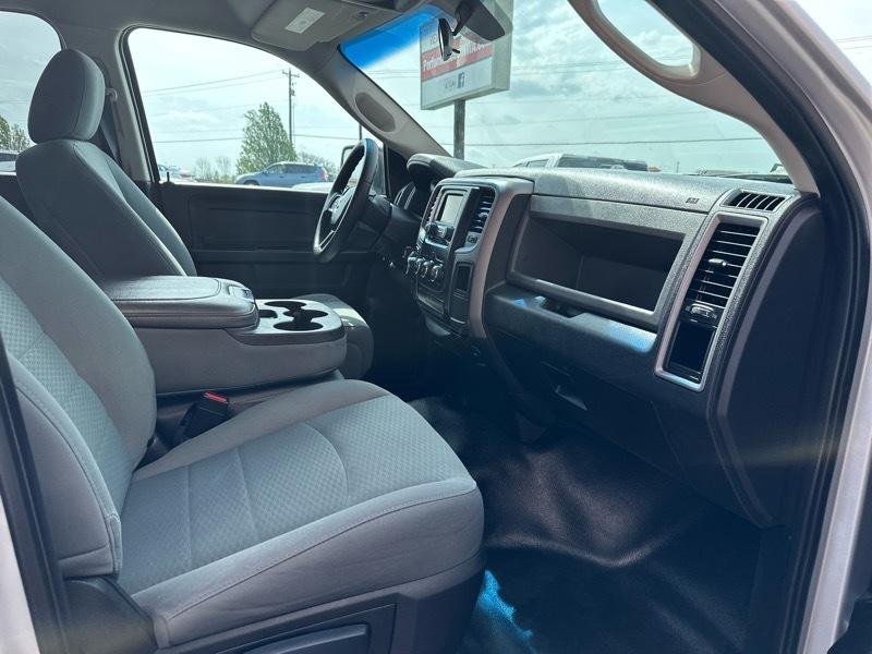 RAM 1500 Tradesman Quad Cab 4WD 2017