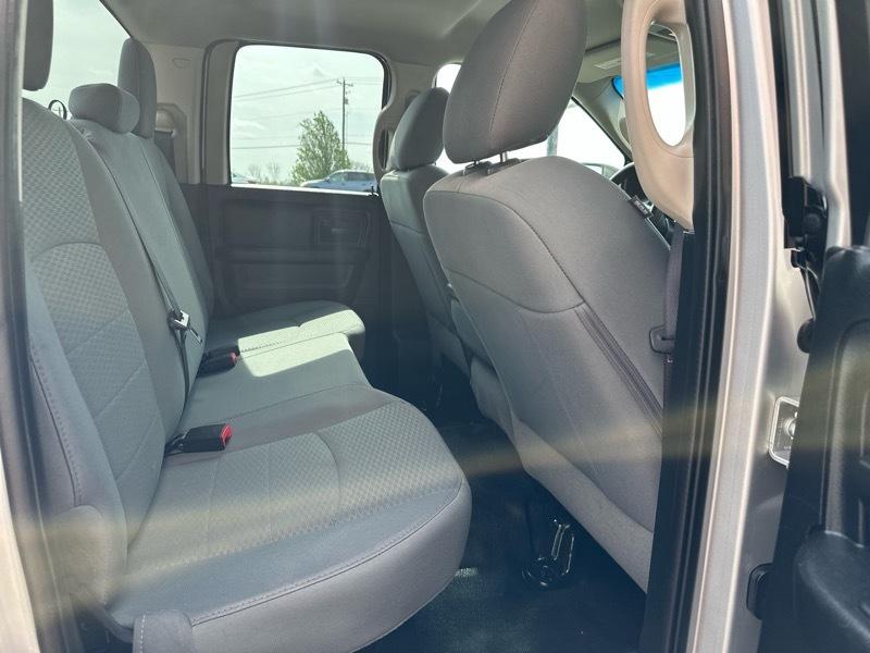 RAM 1500 Tradesman Quad Cab 4WD 2017