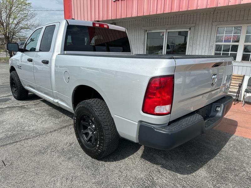 RAM 1500 Tradesman Quad Cab 4WD 2017