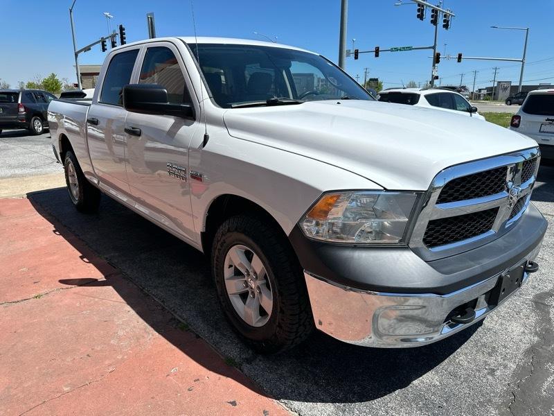 RAM 1500 Tradesman 4x4 Crew Cab 6'4" Box 2016