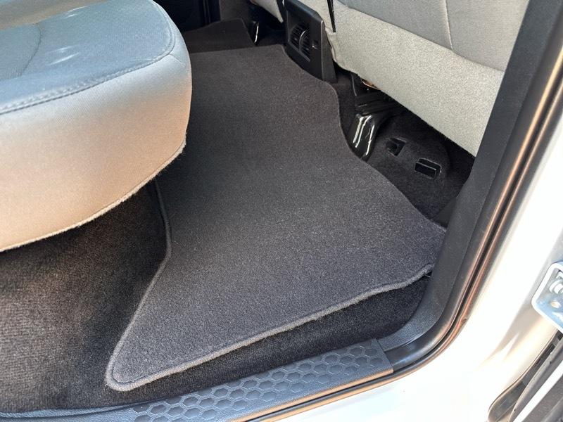 RAM 1500 Tradesman 4x4 Crew Cab 6'4" Box 2016