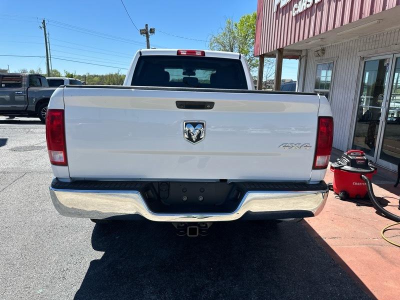 RAM 1500 Tradesman 4x4 Crew Cab 6'4" Box 2016