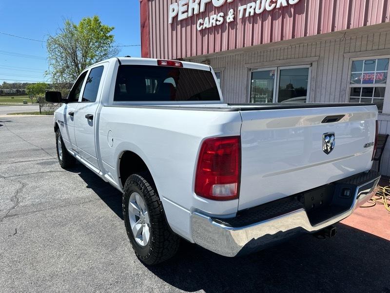 RAM 1500 Tradesman 4x4 Crew Cab 6'4" Box 2016
