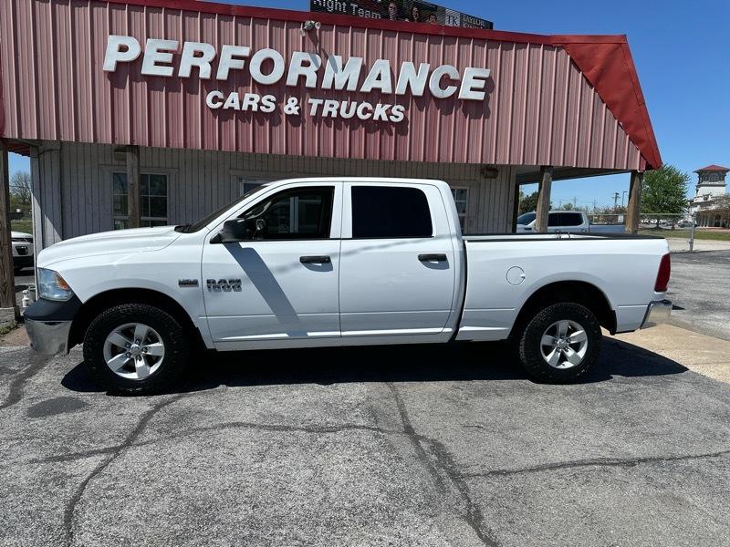RAM 1500 Tradesman 4x4 Crew Cab 6'4" Box 2016