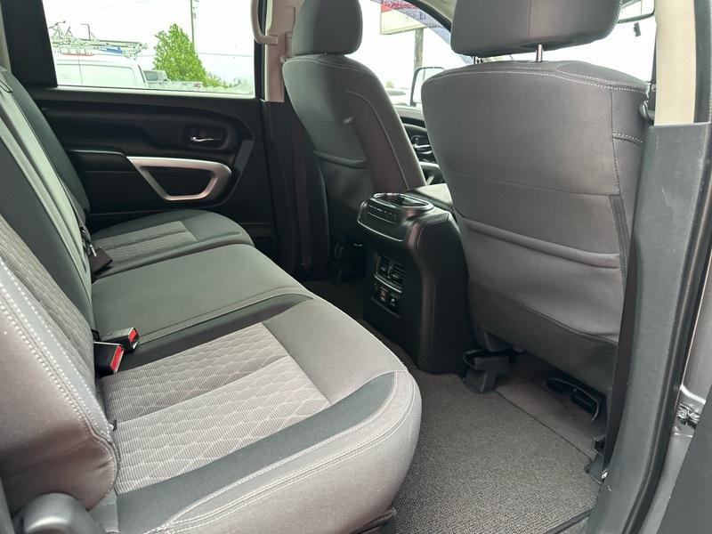 Nissan Titan SV Crew Cab 4WD 2021