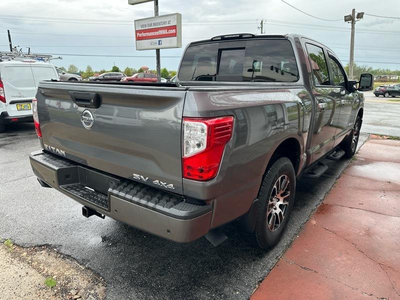 Nissan Titan SV Crew Cab 4WD 2021