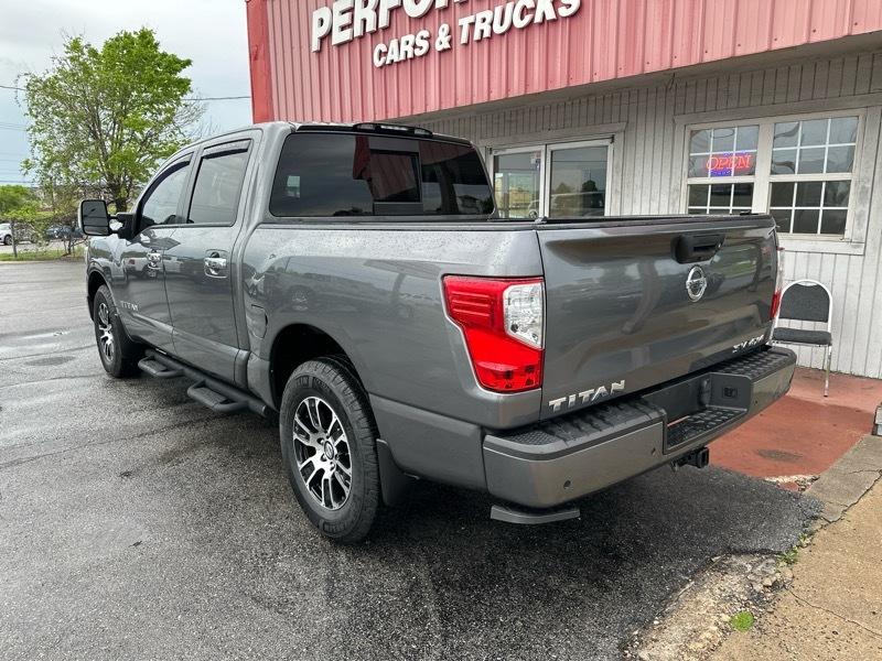 Nissan Titan SV Crew Cab 4WD 2021