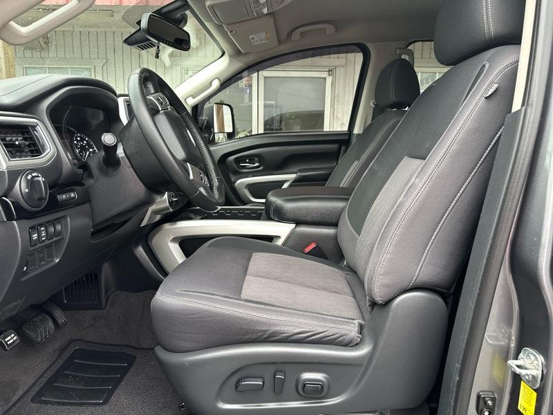 Nissan Titan SV Crew Cab 4WD 2021