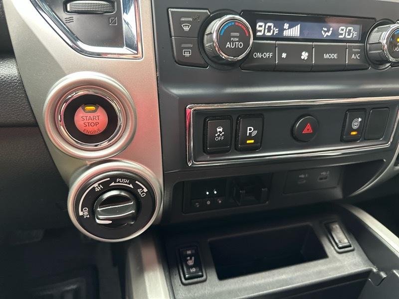 Nissan Titan SV Crew Cab 4WD 2021