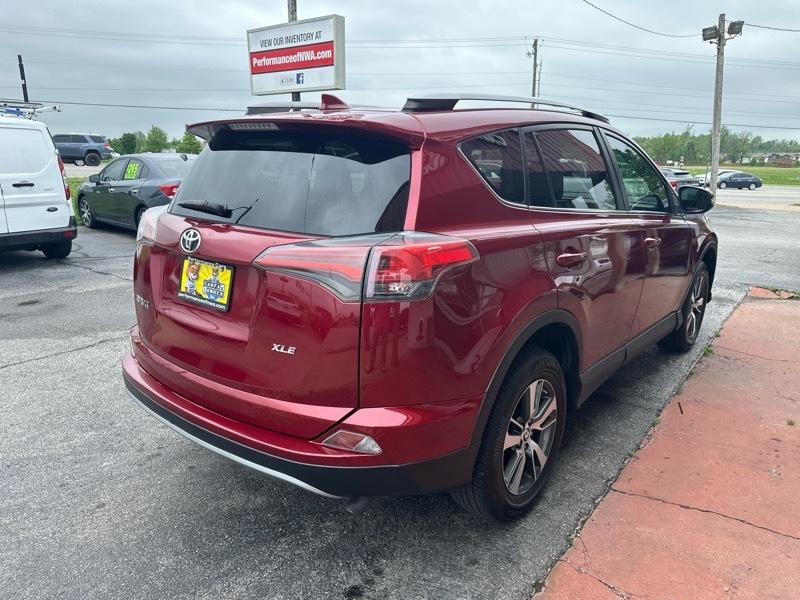 Toyota RAV4 XLE FWD 2018