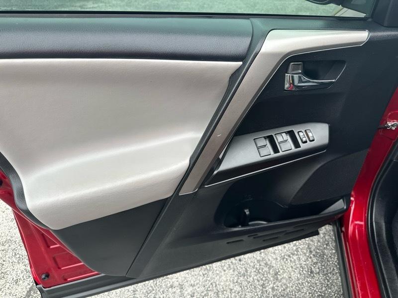 Toyota RAV4 XLE FWD 2018