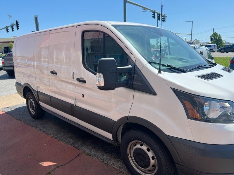Ford Transit 150 Van Low Roof 60/40 Pass. 130-in. WB 2018