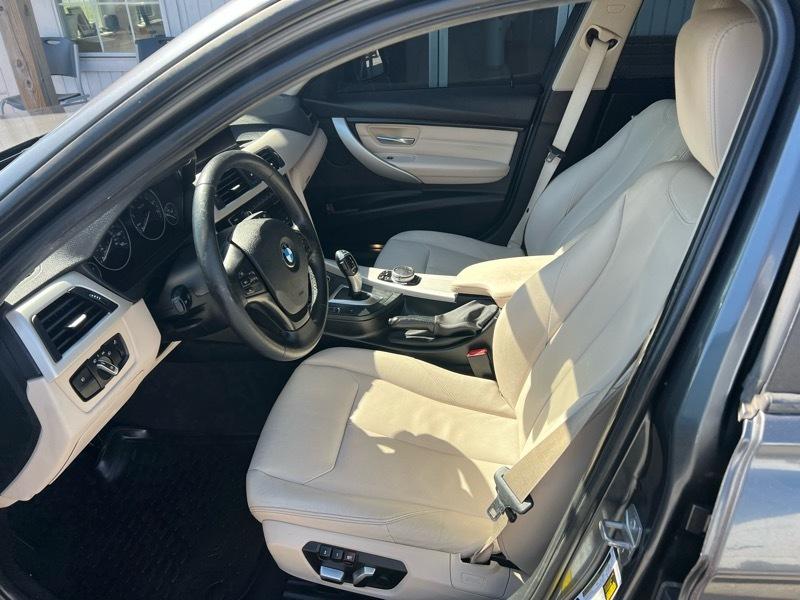 BMW 3-Series 320i Sedan 2017