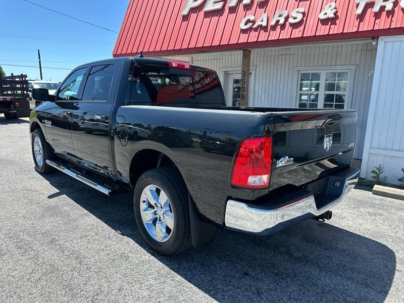RAM 1500 4WD Crew Cab 140.5" Big Horn 2016