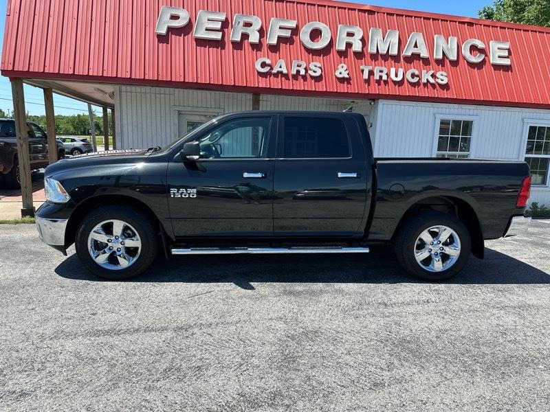 RAM 1500 4WD Crew Cab 140.5" Big Horn 2016