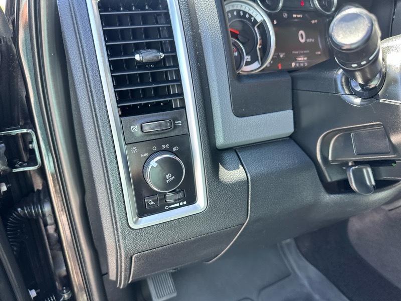 RAM 1500 4WD Crew Cab 140.5" Big Horn 2016
