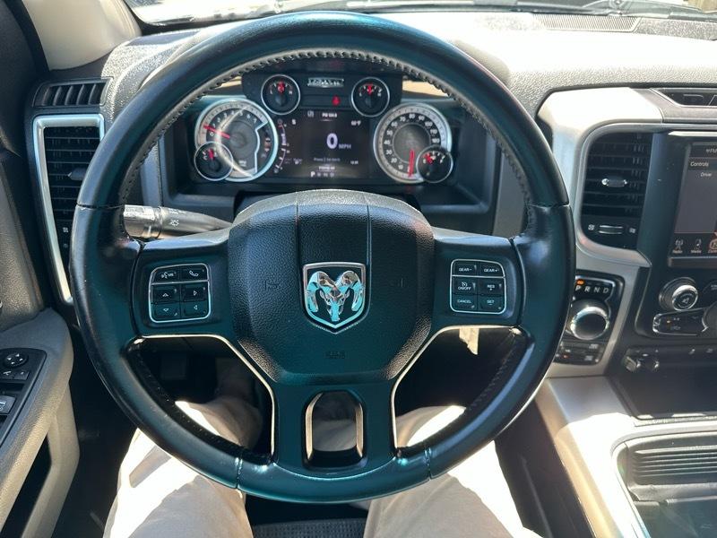 RAM 1500 4WD Crew Cab 140.5" Big Horn 2016