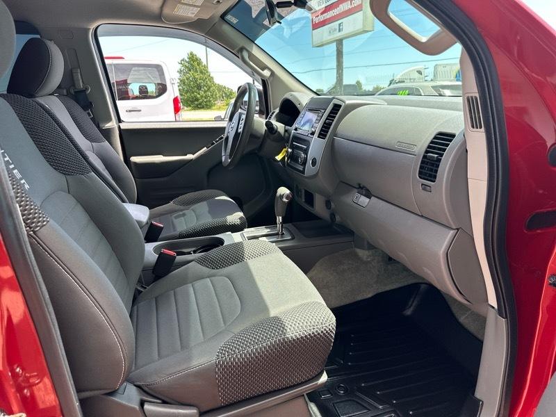 Nissan Frontier Desert Runner Crew Cab 2WD 2016