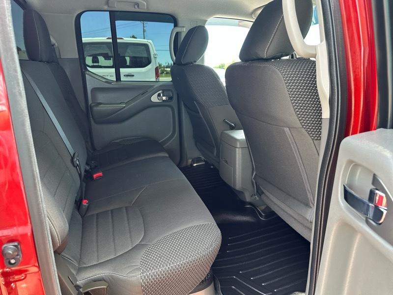 Nissan Frontier Desert Runner Crew Cab 2WD 2016