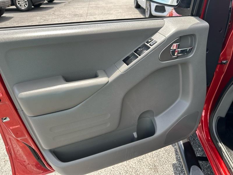 Nissan Frontier Desert Runner Crew Cab 2WD 2016