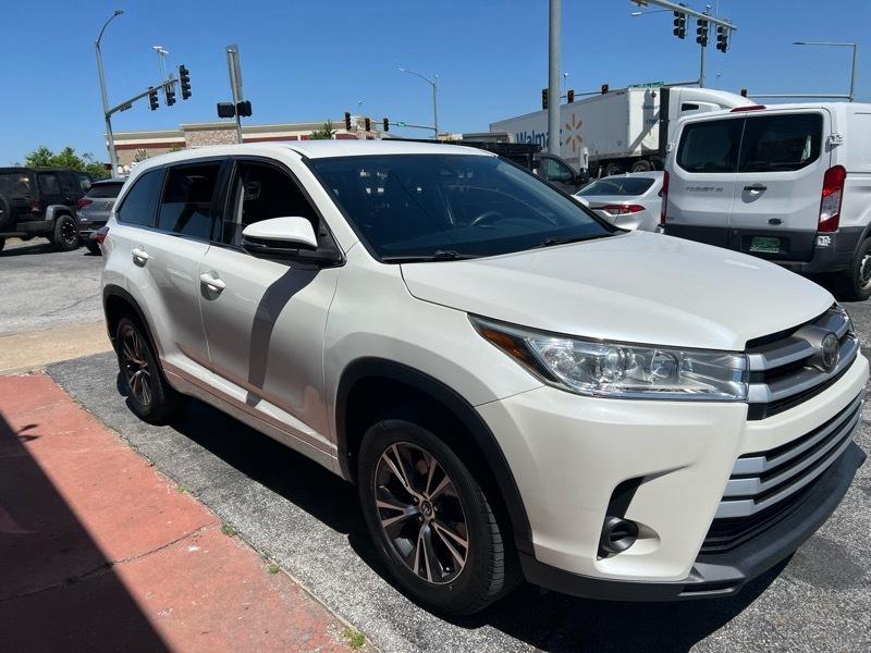 Toyota Highlander LE FWD V6 2018