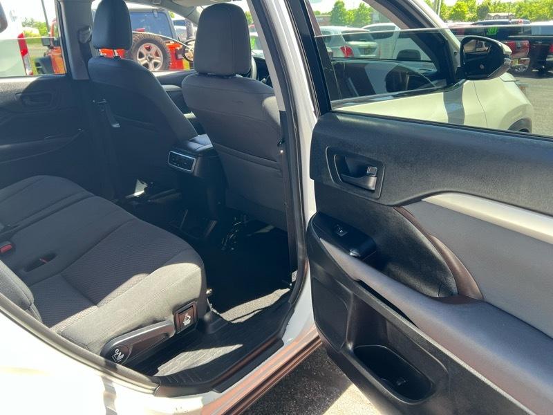 Toyota Highlander LE FWD V6 2018