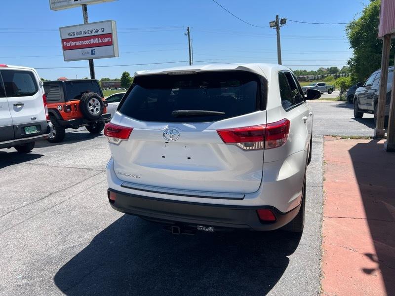 Toyota Highlander LE FWD V6 2018