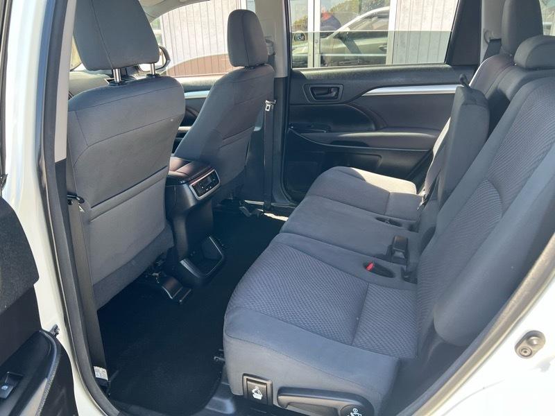 Toyota Highlander LE FWD V6 2018