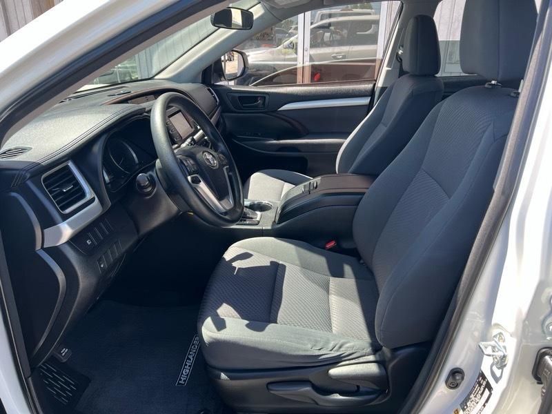 Toyota Highlander LE FWD V6 2018