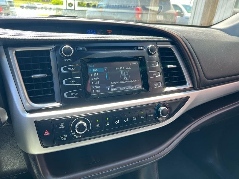 Toyota Highlander LE FWD V6 2018