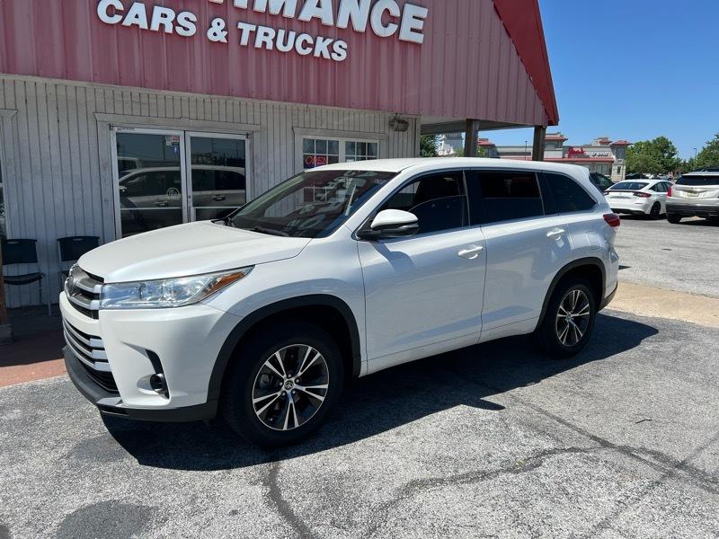 Toyota Highlander LE FWD V6 2018