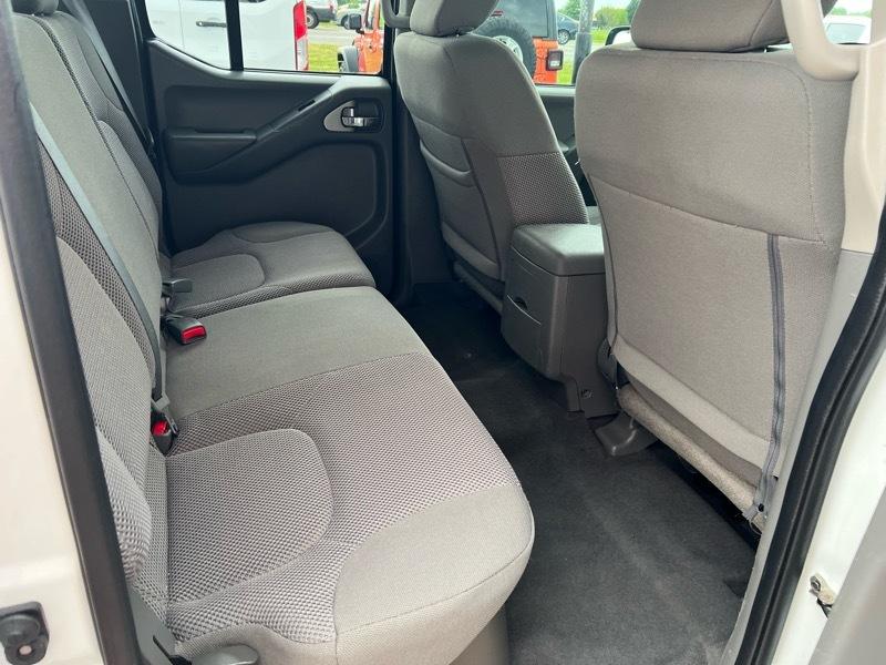 Nissan Frontier SV Crew Cab 4WD 2019