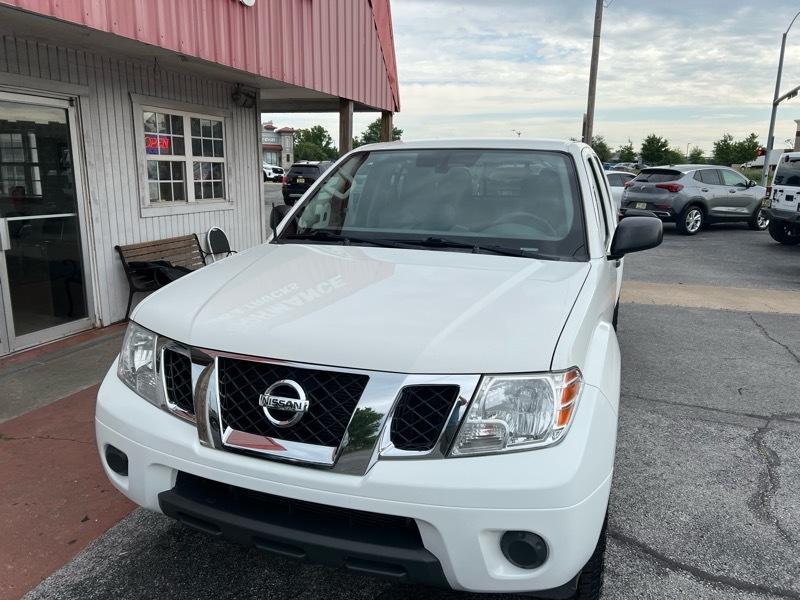 Nissan Frontier SV Crew Cab 4WD 2019