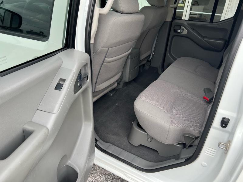Nissan Frontier SV Crew Cab 4WD 2019