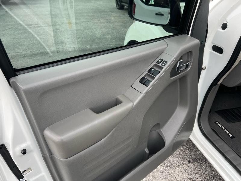 Nissan Frontier SV Crew Cab 4WD 2019