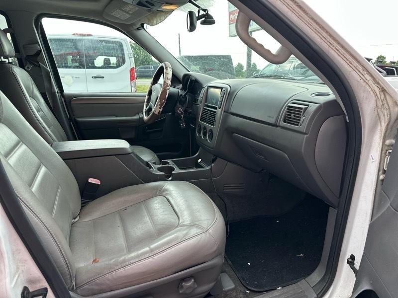 Ford Explorer XLT 4.0L 4WD 2005