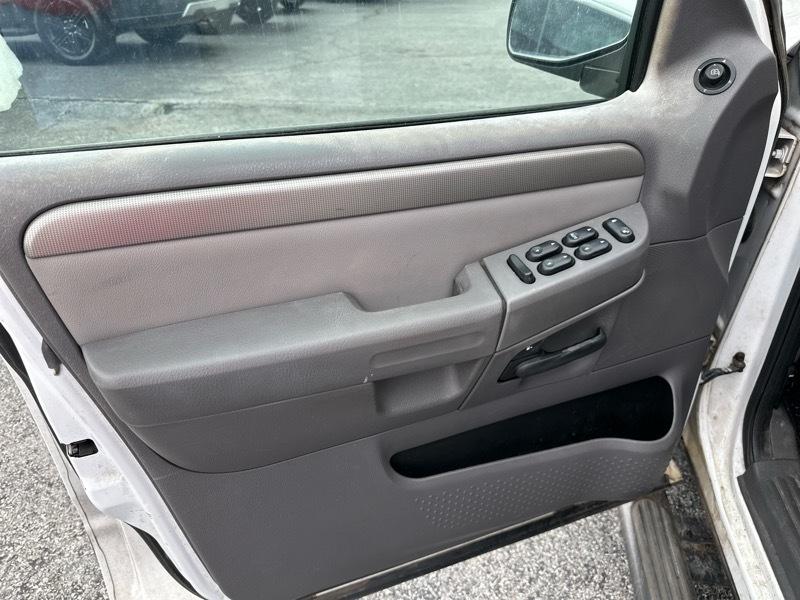 Ford Explorer XLT 4.0L 4WD 2005