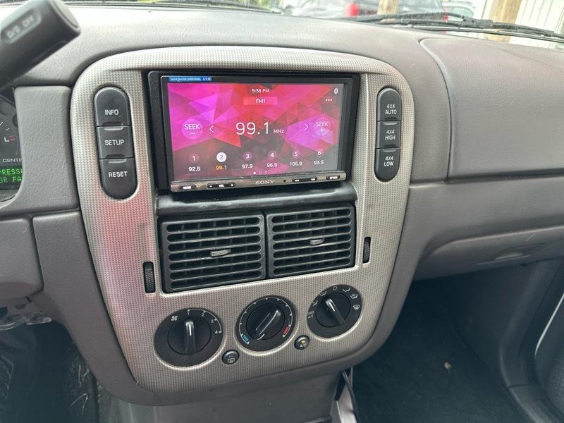 Ford Explorer XLT 4.0L 4WD 2005