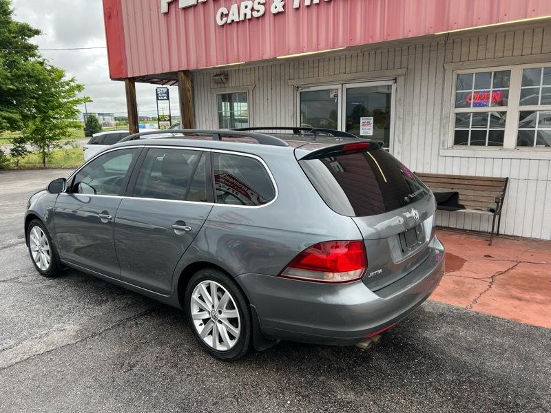 Volkswagen Jetta SportWagen 2.5L SE 2011