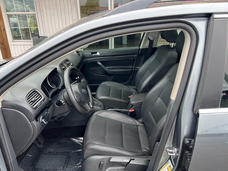 Volkswagen Jetta SportWagen 2.5L SE 2011