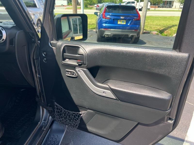 Jeep Wrangler Unlimited Sahara 4WD 2017