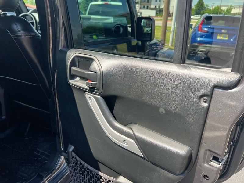 Jeep Wrangler Unlimited Sahara 4WD 2017