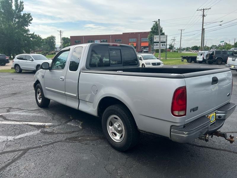 Ford F-150 XLT SuperCab 2WD 2002